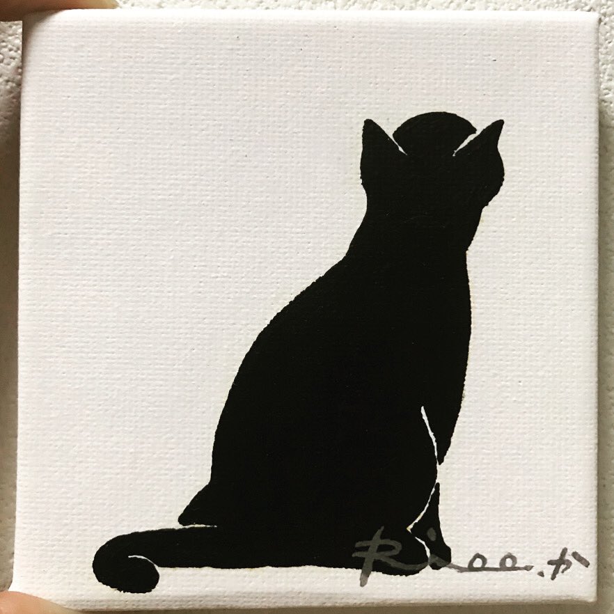 Riee か 小さな猫シリーズ シンプル黒猫さん ミニキャンバス10 10 背景色ぜんぶおんなじなんですがえらく違うようにみえますね 目の錯覚です 嘘 あたしの撮影のせいです イラスト 猫 黒猫 小さな猫 アート