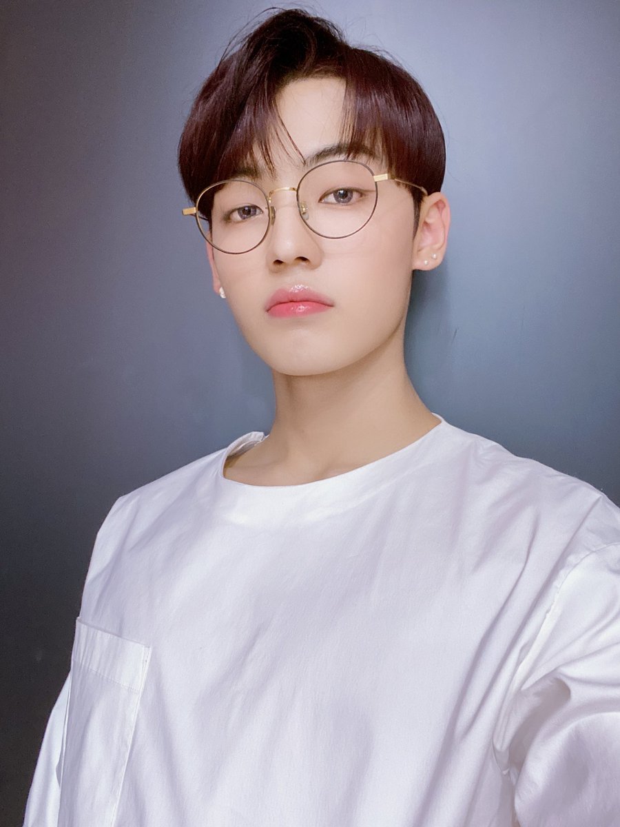 official_ACE7's tweet photo. [#에이스_찬]
쇼! 음악중심 잘 마쳤습니다 :)
여러분들의 응원과 사랑이 있기에 무대를 잘 마무리 할 수 있었어요!!
오늘도 고마워요 초이들❤️

#ACE #에이스 #CHOICE #초이스
#FirstLove #첫사랑 https://t.co/Kfeq1Ud6VG