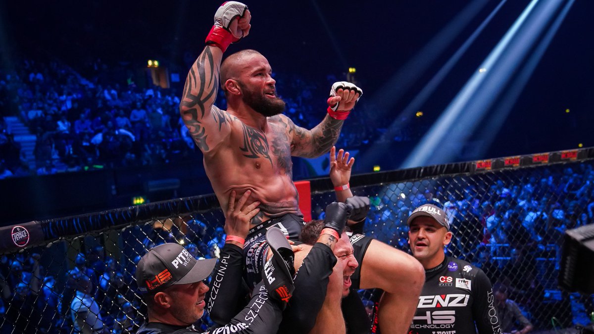 KSW_MMA's tweet photo. .@scottaskham1 🇬🇧
@phildefriesmma 🇬🇧
Michał Materla 🇵🇱
@d_janikowski 🇵🇱
@Soldic_MMA 🇭🇷
@dricusduplessis 🇿🇦
Erko Jun 🇧🇦
Popek Monster 🇵🇱
@ThiagoSilva_MMA 🇧🇷
How stacked was this card? 😮 Join us at 7pm CET on KSW YT channel and watch #KSW45 one more time! https://t.co/btn2GcuPDq