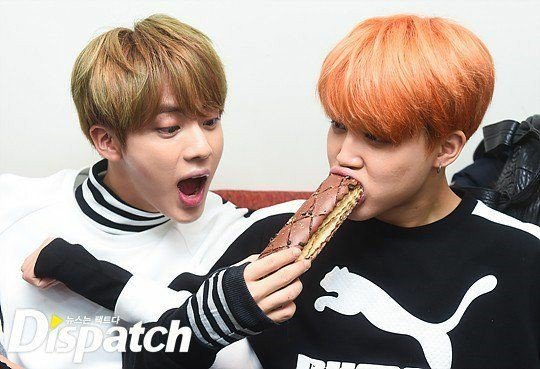 juri_army_2018's tweet photo. タグします👑

会場とかで会える友だち探し～👭

#ARMYさんと繋がりたい
#BTS好きな人と猛烈に絡みたくて絡みたくて仕方がないのでBTS好きな人RT https://t.co/S6hHA5CQeU