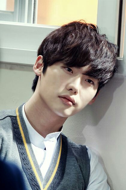  #LeeJongSuk(Higop )-- He has his own acting, a very distinguished type. And surprisingly it fits every character he ever portrayed. I don't know how he does it, but it's 1 method of acting, you see it in all his dramas, yet it fits all. A King indeed.