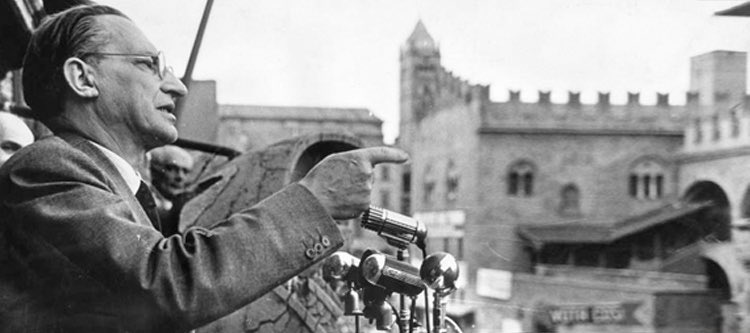 Il 18 aprile del 1948, esattamente 70 anni fa, gli italiani furono chiamati a votare per la prima volta dopo l'entrata in vigore della Costituzione E tutti, uomini e donne, poterono esprimere il loro voto politico: per le donne era la prima volta dopo il Referendum del 2 giugno.