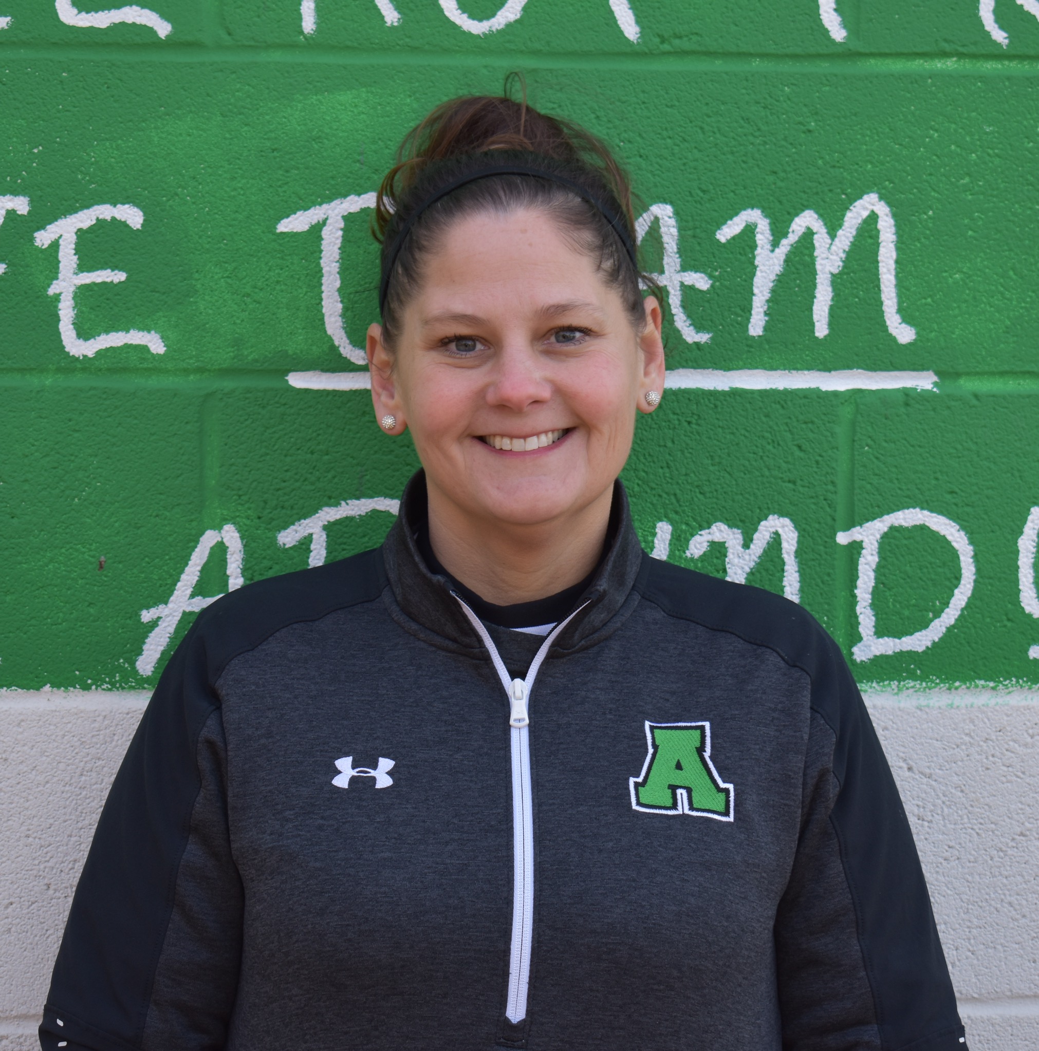Happy Birthday to Coach Dawn Jones (2019) who is now coaching at Old Mill. 