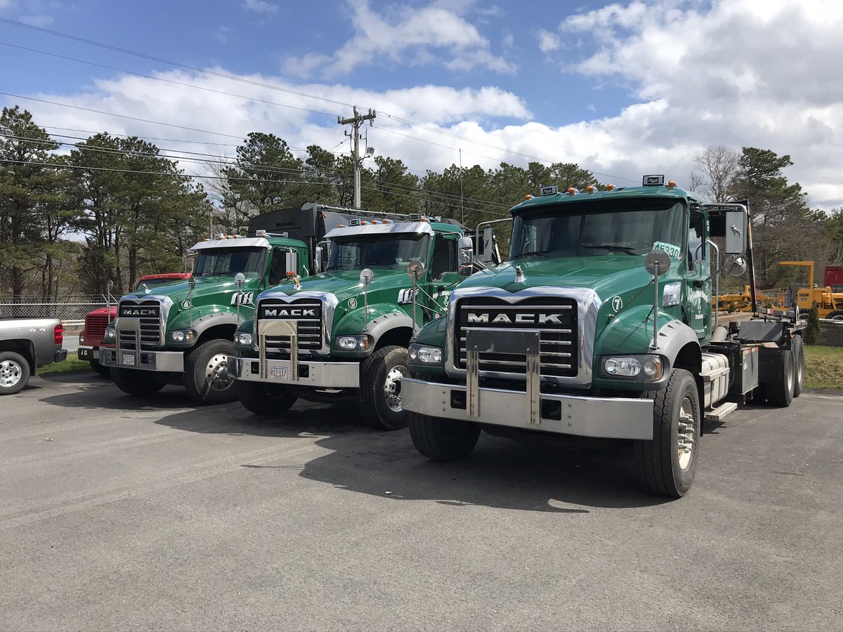 Mack Granites from Ballard Truck