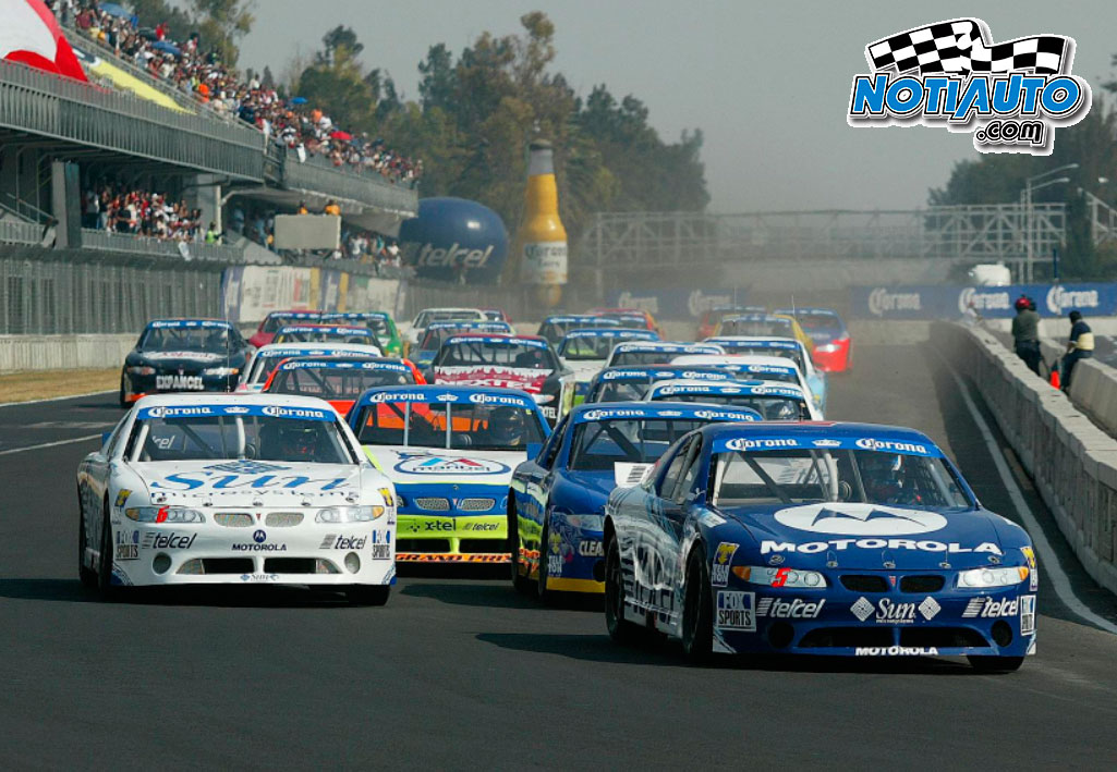 notiauto's tweet photo. OLDIESMEX - Carlos Pardo encabezando la arrancada del cierre de temporada 2004 de la NASCAR México en el AHR, el piloto del equipo Telcel se coronó como el primer campeón de la serie en esta carrera
#notiauto #notiauto_oldiesmex #nascarmexico #telcelracing #ahr https://t.co/hayXhDll0N