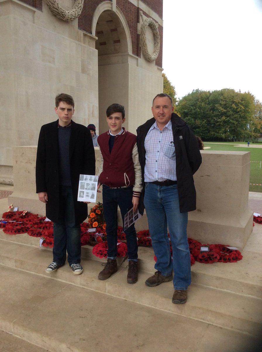 PRH191418 tweet media