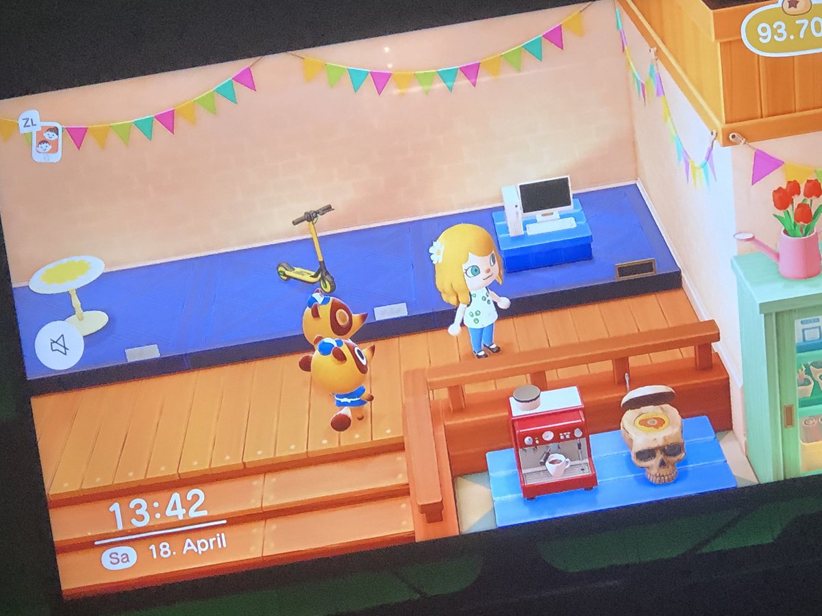 OldiesBreach's tweet image. I got this computer for 100.000 bells at the shop today! If someone wants it just DM me for the code!
#AnimalCrossingNH #animalcrossingdodocode #AnimalCrossingNewHorizions #ACNH