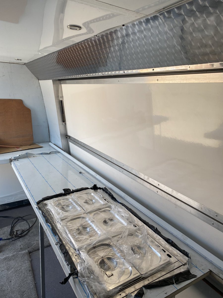 Griddle and Bain Marie in place . Starting to take shape👍🏻