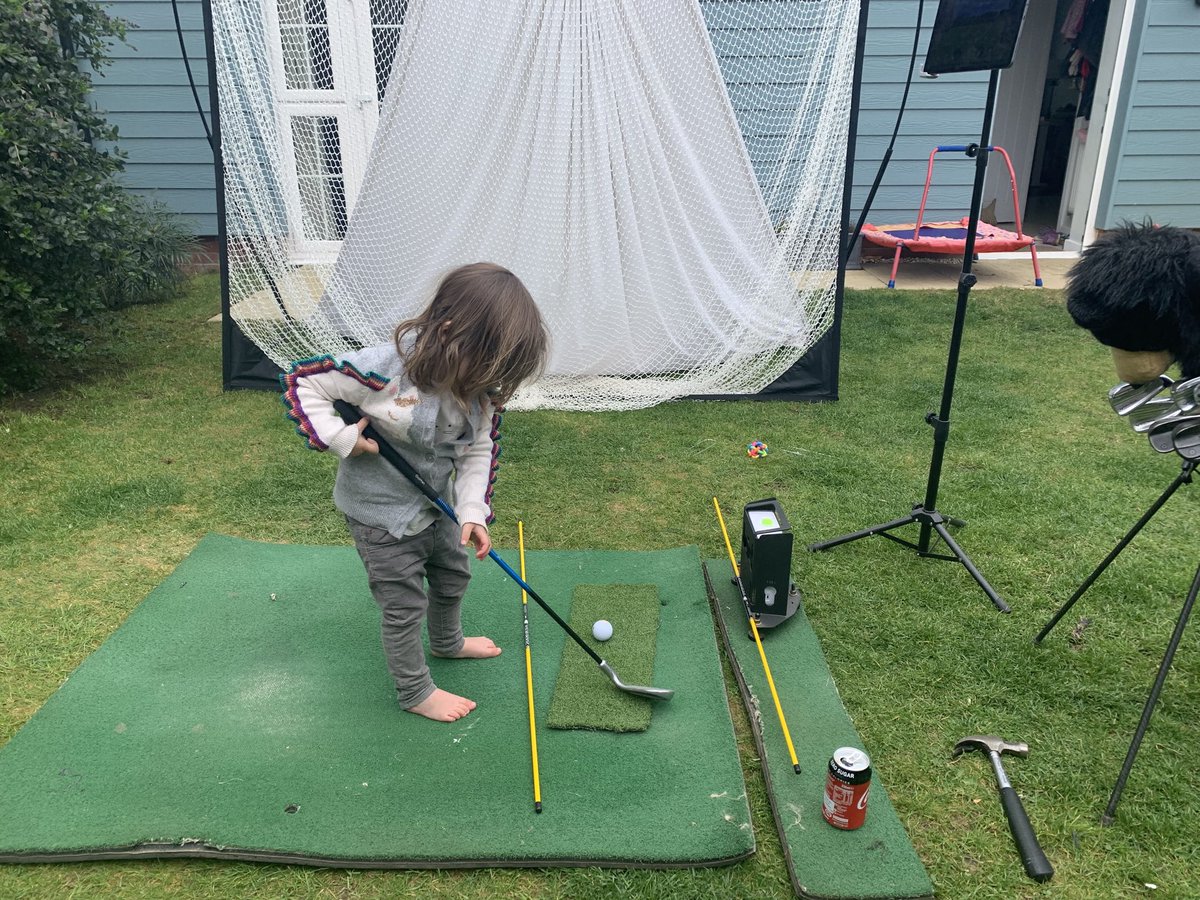 Getting a very informative golf lesson here from this one. Really is a tremendous shoulder turn 🤣😍⁦<a href="/SkyTrakGolf/">SkyTrak</a>⁩ ⁦<a href="/BSGCAcademy/">BSGC Academy</a>⁩