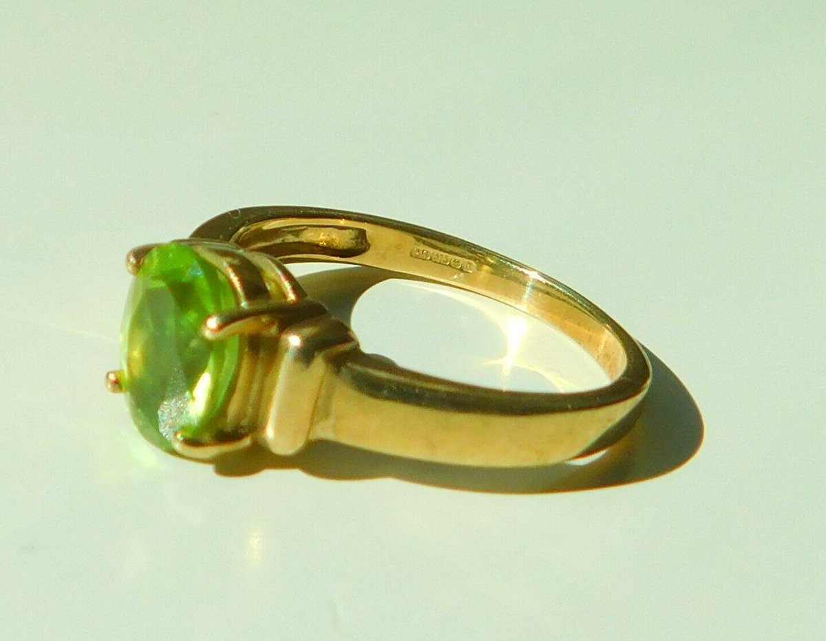 Amazongoldltd's tweet photo. The stone of compassion, peridot is believed to bring good health, restful sleep and peace to relationships.
.⬆️eBay shop link in bio⬆️
#amazon_jewellery #amazongold #amazongoldltd #ring #gold #goldrings #jewellery #forsale #peridot #prelovedfashion #preloved #vintagestyle https://t.co/L3mHzdOGvD