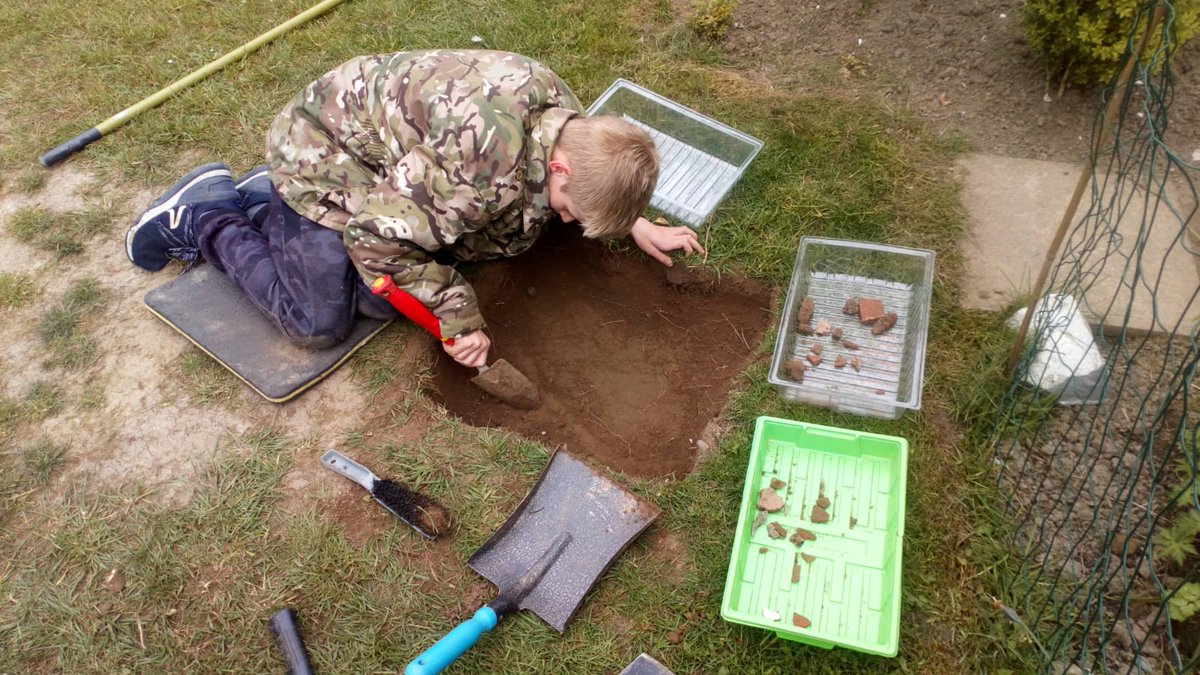 Ultra organised separation of turf, spoil and finds by layer in Garden A.We have recommended 0.50m x 0.50m test pits and up to c.0.30m deep for damage limitation. Video calls help with discussing further work.