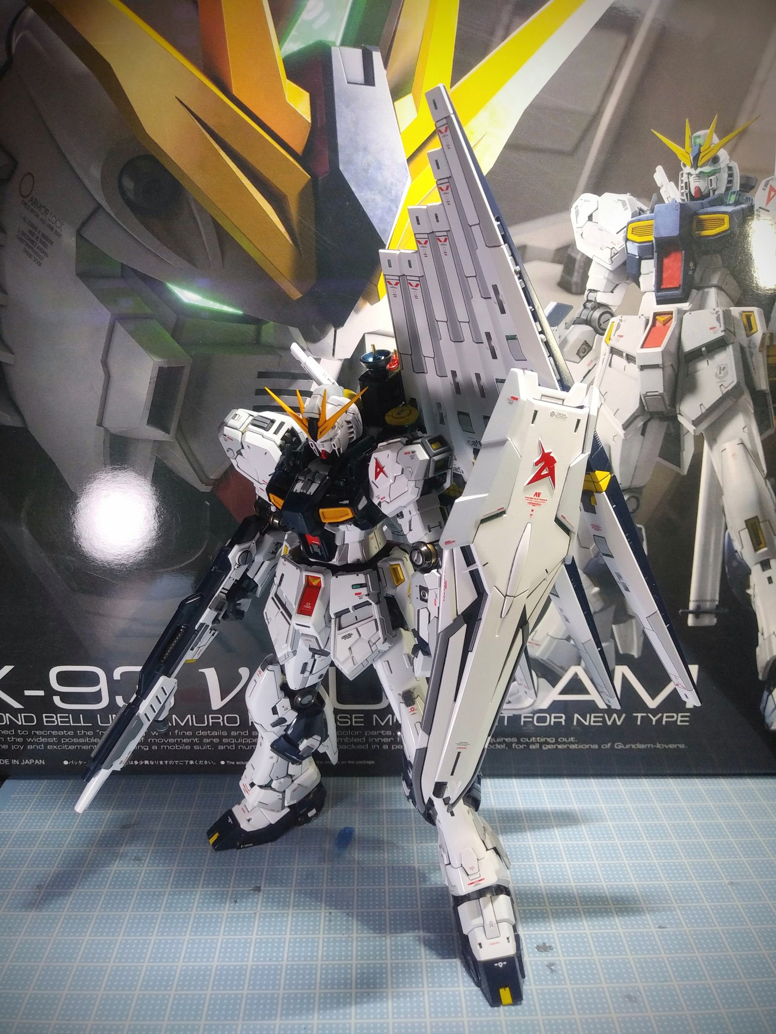 Naoto M R N パパ Rg Nガンダム やっと全てのデカール終了しました 後はツヤ消しコーティングのみです しかしここに来てツインアイをシールでいくか塗装するか迷い中 ガンプラ Gunpla Hobby ニューガンダム Nガンダム Ngundam Rg