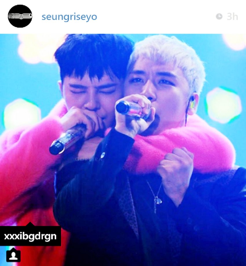 KiraVideo90's tweet photo. Have you ever wondered how envious other Fandoms are of us? 🤔
We can dream of how romantic & light the LOVE between #GDragon & #Seungri is.
While other Fandoms can ONLY dream,believing in their own fanfictions & FanArts 🤣
#FuckDaratards #NyongtoryEvidence #Nyongtory #realupdate https://t.co/RN2Zp5pNge