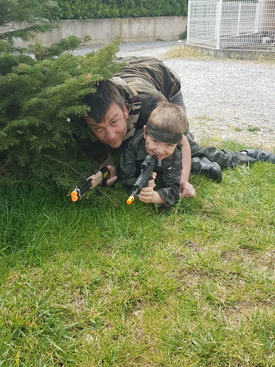 ienprivas's tweet photo. Avant de partir en vacances, le carnaval à distance à l'école d'Alissas. Merci aux enfants, aux familles, aux PE,au personnel municipal ! Un beau moment de partage ! https://t.co/SzEJp3S8S0