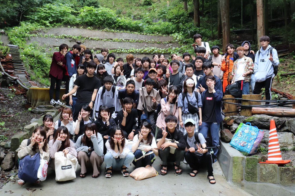 TPVC_teikyo's tweet photo. 研キャン⛺

川で水遊びをしたり、 先輩後輩ごちゃ混ぜの班でカレー作りをしたり…
色んな人と仲良くなれるきっかけになるイベントです🌸

#春から帝京大学 #春から帝京 #初バ https://t.co/0V9cgwUrWc