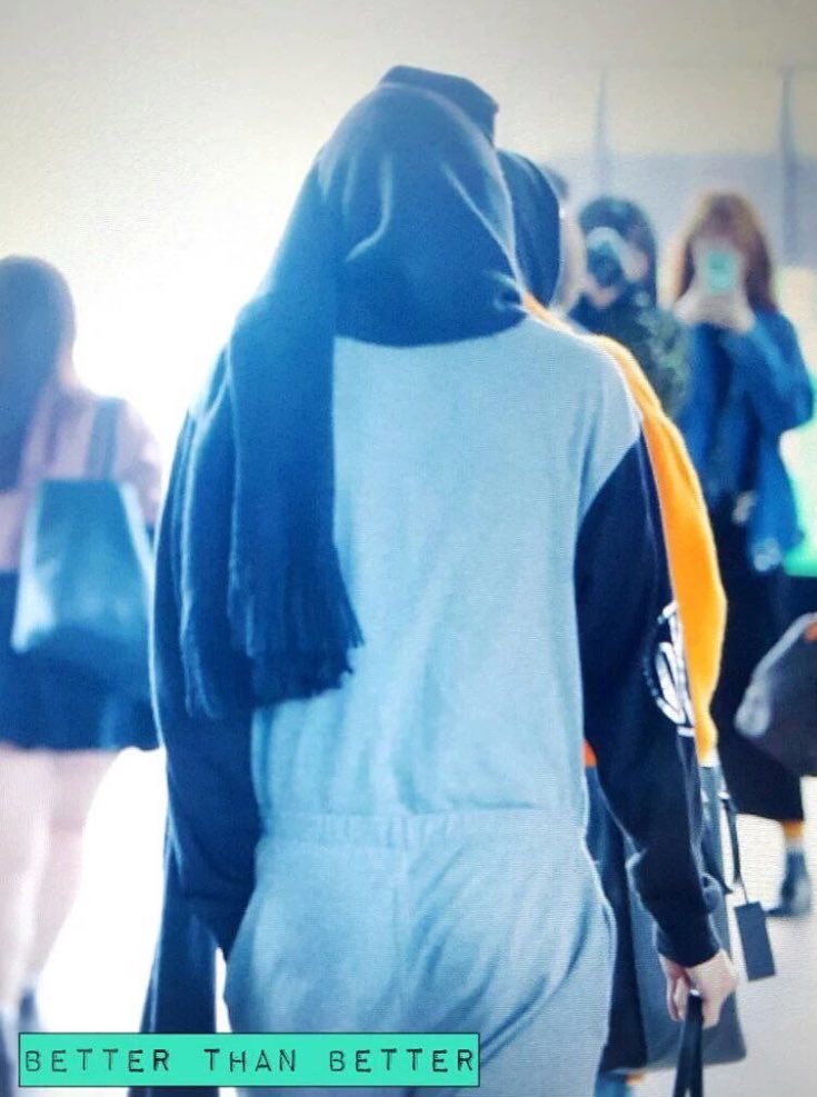 jinwoo showing up at the airport looking like this....... oh, to live one day in his brain