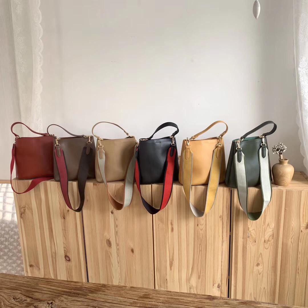 viralbisneskl's tweet photo. RT @MyTasche: Fiona totebag
RM59 free postage 
Ready stock ✅
#handbag #slingbag #handbagmurah
#backpack #longchamp #taschemy #sayajual
#jomberniaga #bazarpaknil #twtpromote #RTdanSebar @RTNiaga @Twt_Product @twt_rezeki @RTdanSebar @twt__promote https://t.co/q2WR5WWH1f