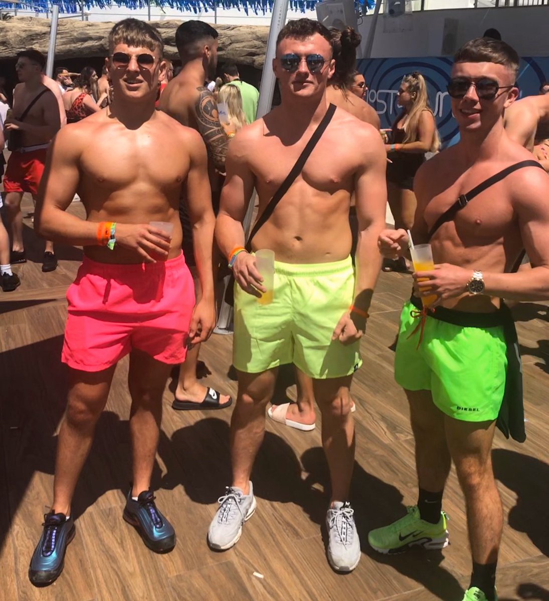 jtdixon_'s tweet photo. Coming up a year since Lost and Found. Top boyos #SwimRound ππ½ββοΈ https://t.co/qi9WwPKIa0
