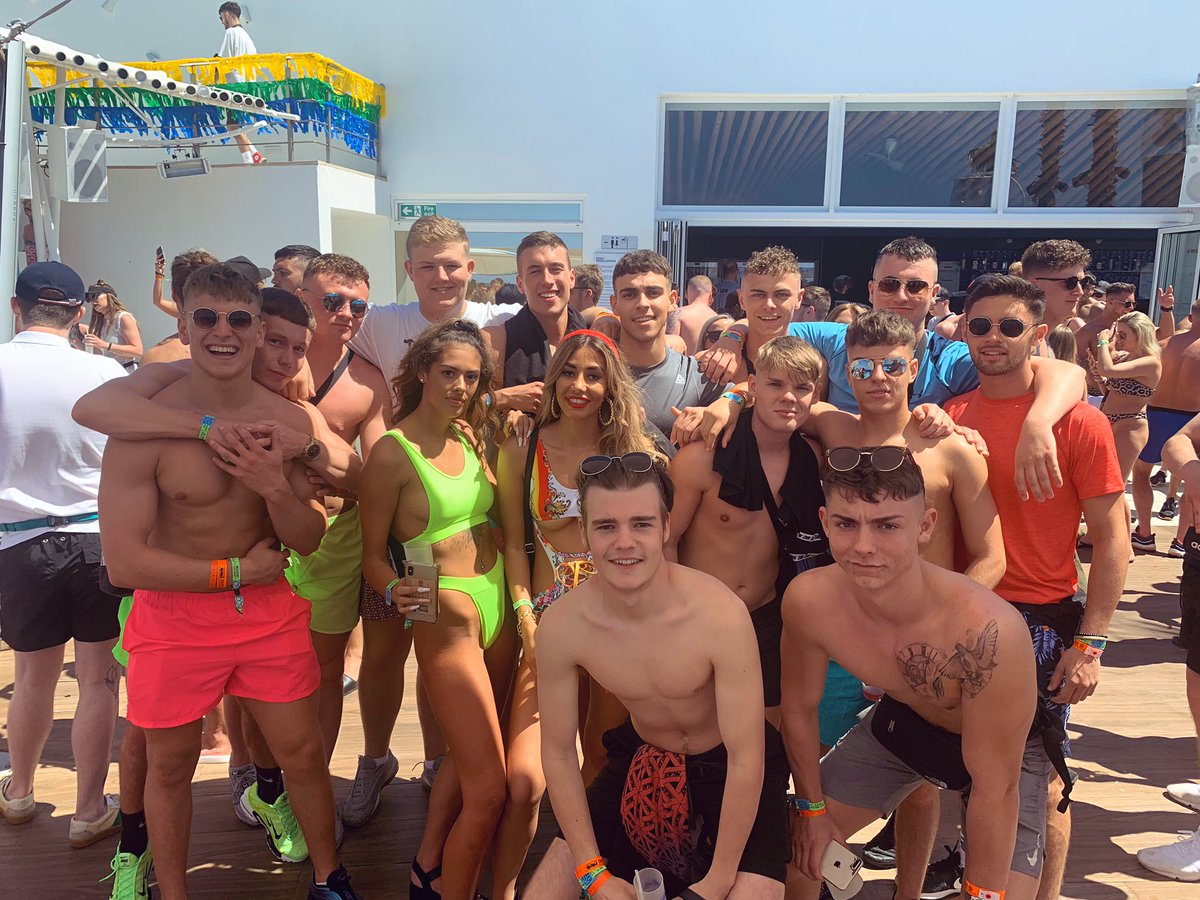 jtdixon_'s tweet photo. Coming up a year since Lost and Found. Top boyos #SwimRound ππ½ββοΈ https://t.co/qi9WwPKIa0
