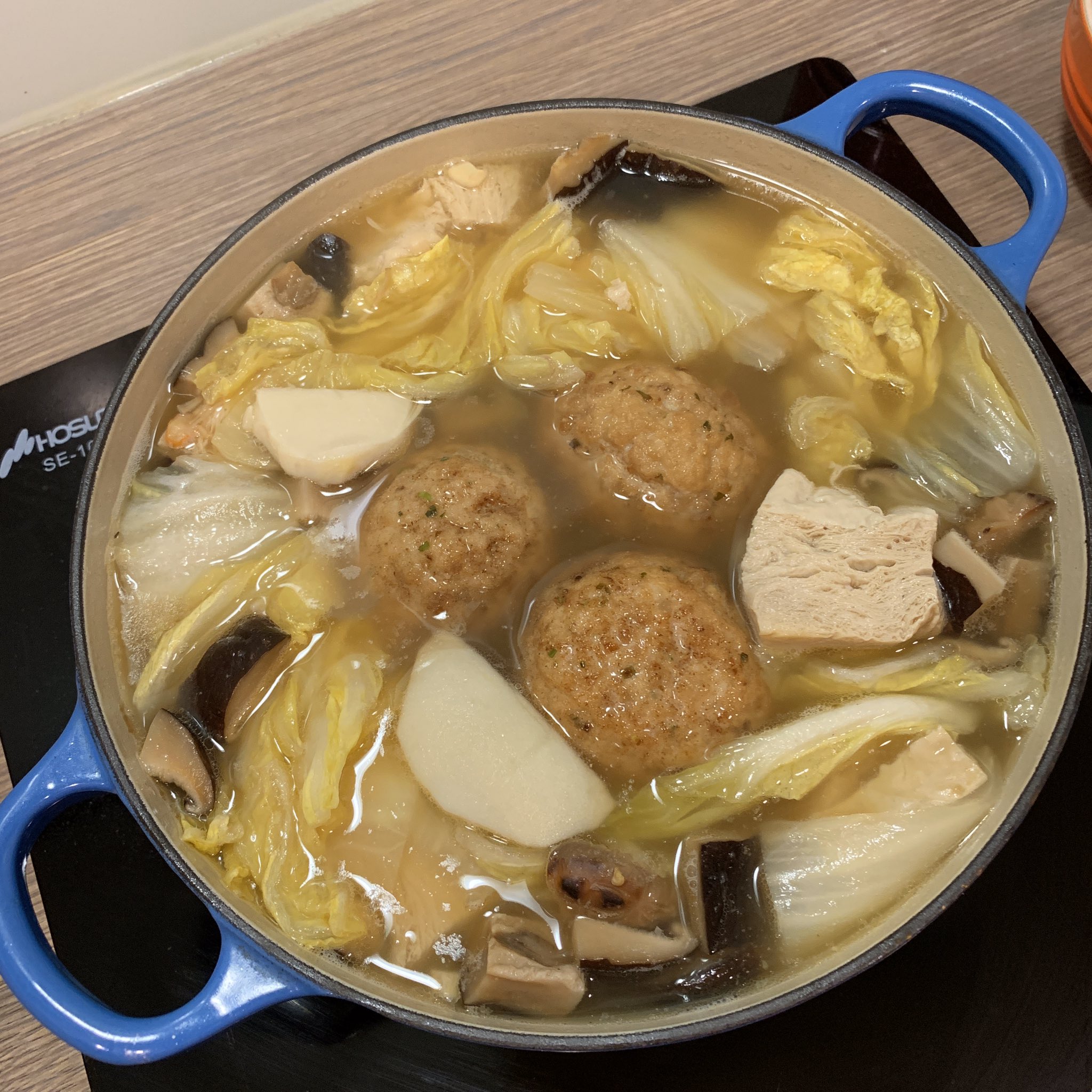 羅孝馨on Twitter 晚餐之白湯獅子頭 自己花時間熬的湯底 自己打的肉泥而成的獅子頭 料好實在果然好味 T Co Xxjkof2qwi Twitter