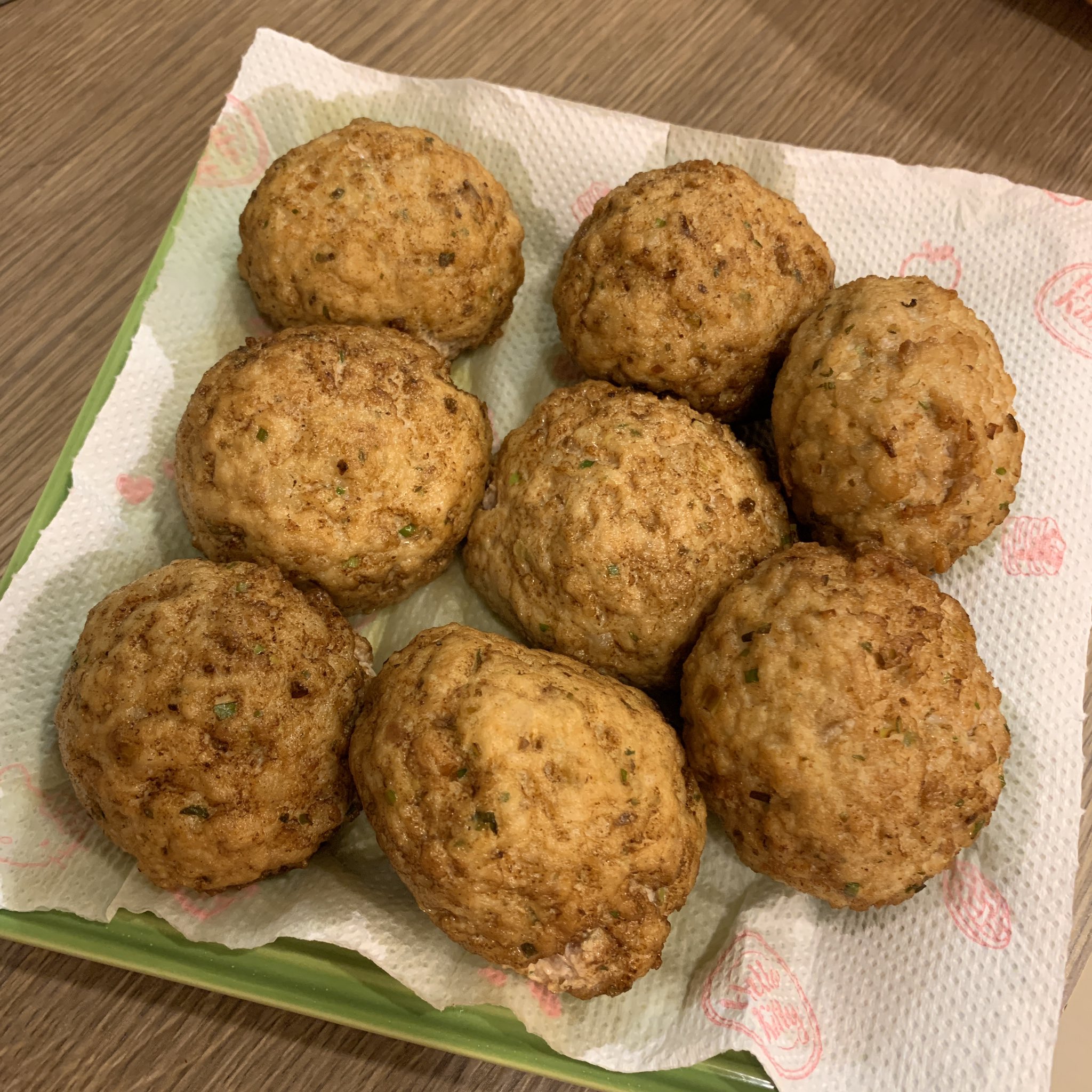 羅孝馨on Twitter 晚餐之白湯獅子頭 自己花時間熬的湯底 自己打的肉泥而成的獅子頭 料好實在果然好味 T Co Xxjkof2qwi Twitter