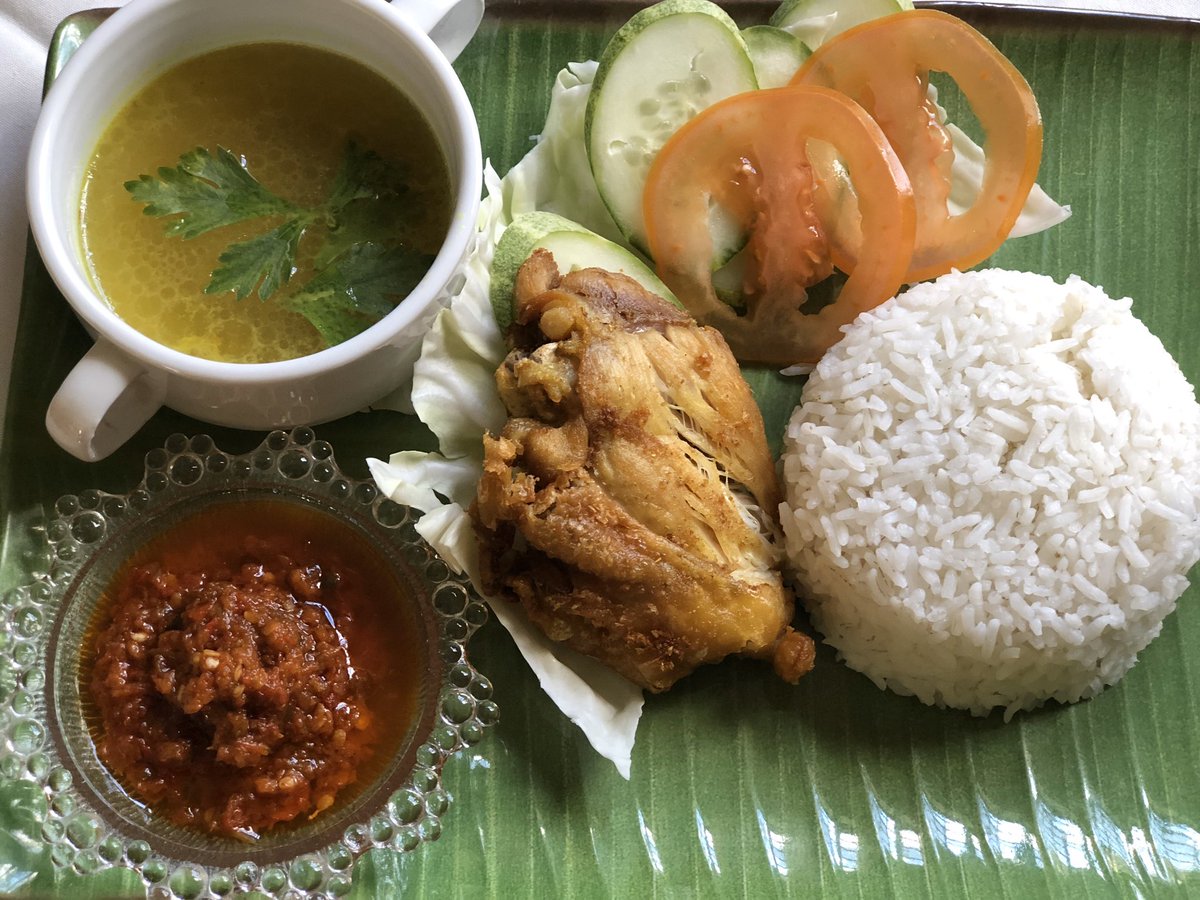 apenyetjokowi's tweet photo. We provide delivery service to your home around Batu 9 Cheras for free! Ayam Penyet Jokowi, cuba sekali pasti hendak lagi 😋😋🥵🥵 call or whatsapp +60123916177 for more info https://t.co/prXC5QNFoE