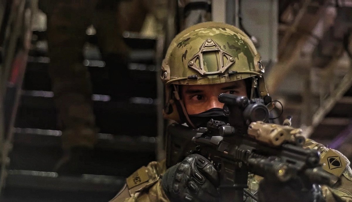 tacticalporn's tweet photo. 🇧🇷GRUMEC operator during VBSS training
#SpecialForces #SOF #GRUMEC https://t.co/b1qe8dSDE7