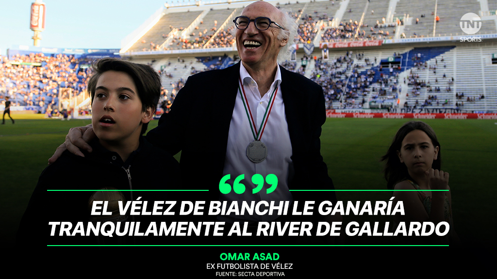 TNTSportsAR's tweet photo. El Turco Asad no anduvo con vueltas y aseguró que el equipo que ganó todo con Vélez superaría al actual de River 🤔 ¿Ustedes con cuál se quedan?

🔁 River de Gallardo
❤️ Vélez de Bianchi https://t.co/DflrMhFP1X