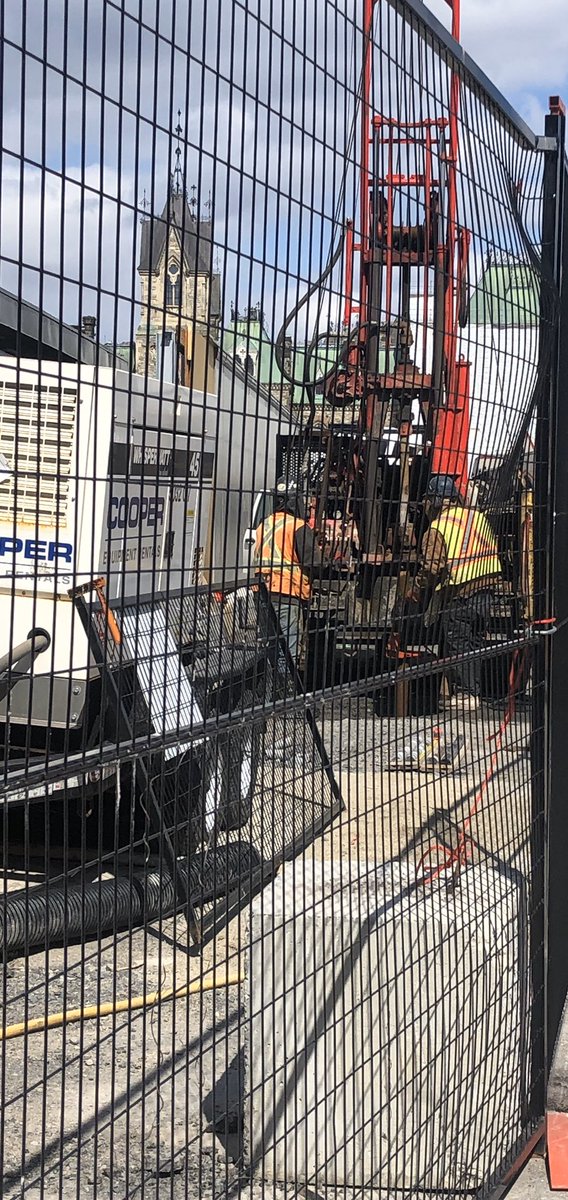 PierrePoilievre's tweet image. Trudeau says it’s too dangerous to work on Parliament Hill. Why is his government making these construction workers do so? Are their lives less precious than his?

Or is accountability the real danger he worries about?