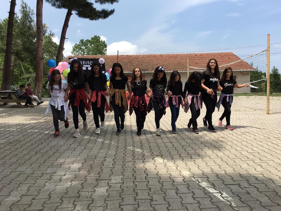 Neşe içinde çocukların koştuğu oynadığı bahçeleri özledik. #okulumuözledim <a href="/sztrl/">sezai tural</a> <a href="/CoskunESEN57/">Coşkun ESEN</a> <a href="/AlacamMem/">Alaçam İlçe Milli Eğitim Müdürlüğü</a>