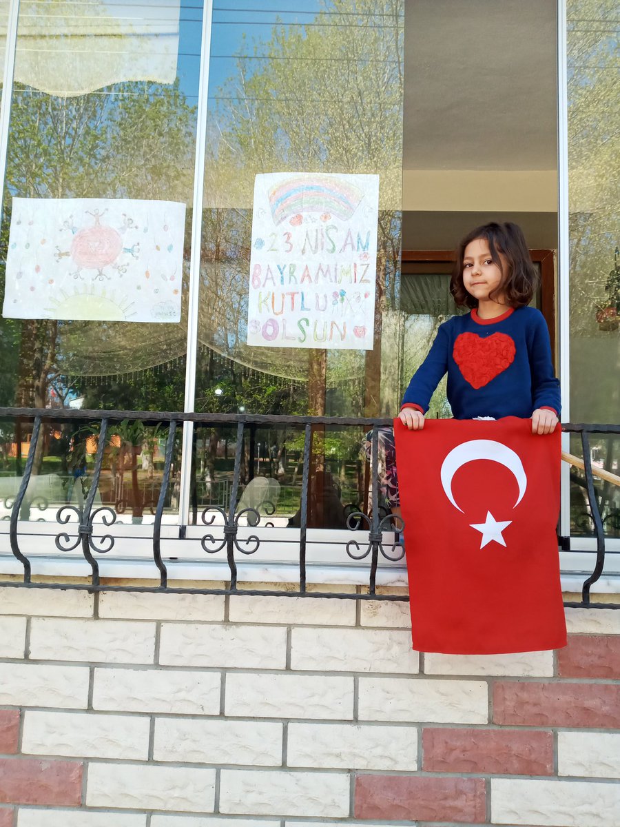 FatmaBahadr8's tweet photo. #okulumuözledim 23 nisani bekliyoruz https://t.co/ZeeQUsIYA2