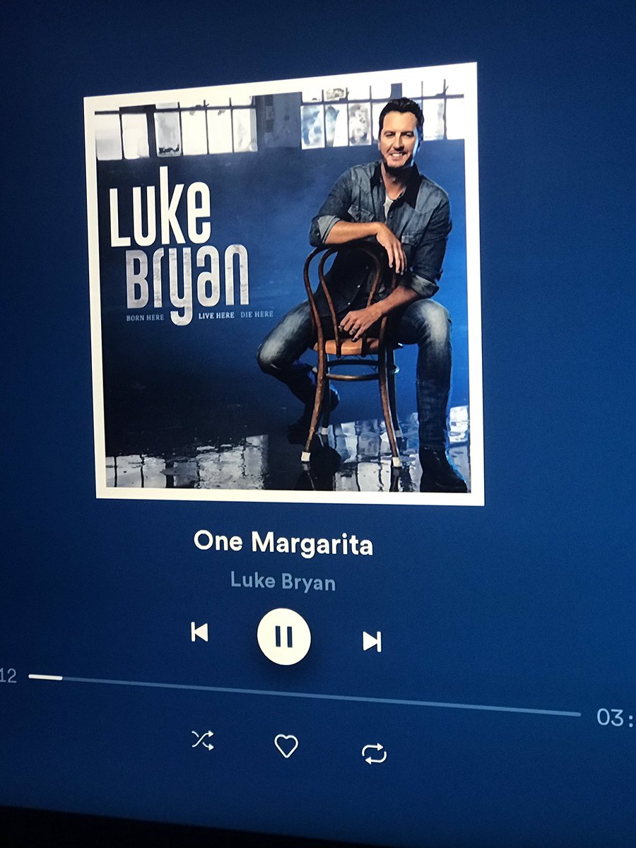 karenweeks79's tweet photo. @LukeBryanOnline loving your new song #onemargarita however that does mean every time ‘shot’ is mentioned we down shots 🙈 #thiswillgetmessy #homedisco @j2kperfecto https://t.co/KuY25KH8Iu