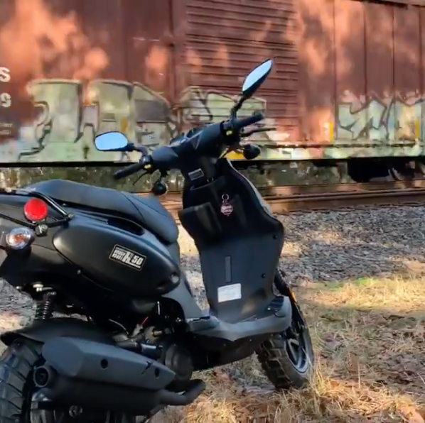 genuinescootco's tweet photo. Create your own tracks on a Roughhouse 50cc.
.
.
.
.
.
📷: @scooter_stop
#roughhouse50 #genuineroughhouse #rh50
#genuinescooter #genuinescooters #scooter #scooters #scootscoot #scootlife #scooterlife #twowheels #fun #adventure https://t.co/XTo0Tk3Pc1