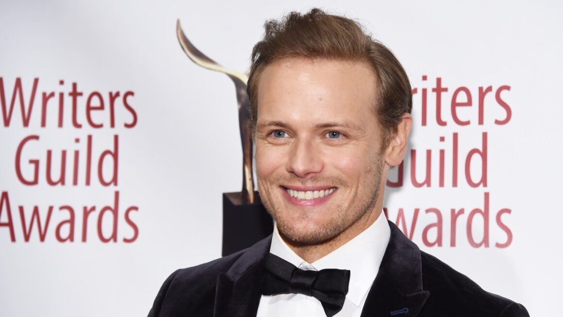 socialitelife's tweet photo. Actor @SamHeughan opens up about the six years of bullying on online harassment that he's endured - https://t.co/t6xvh2jr6y #LeaveSamAlone https://t.co/0xERXstQGr