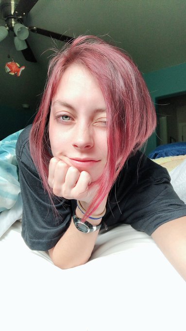 Cut my hair! And DYED IT&mdash;for the first time in my life 😂 Feels like a filter or something, like I still<a href="/tag/cosplay"class="tags"><span>#cosplay</span></a><a href="/tag/zelda"class="tags"><span>#zelda</span></a><a href="/tag/botw"class="tags"><span>#botw</span></a>