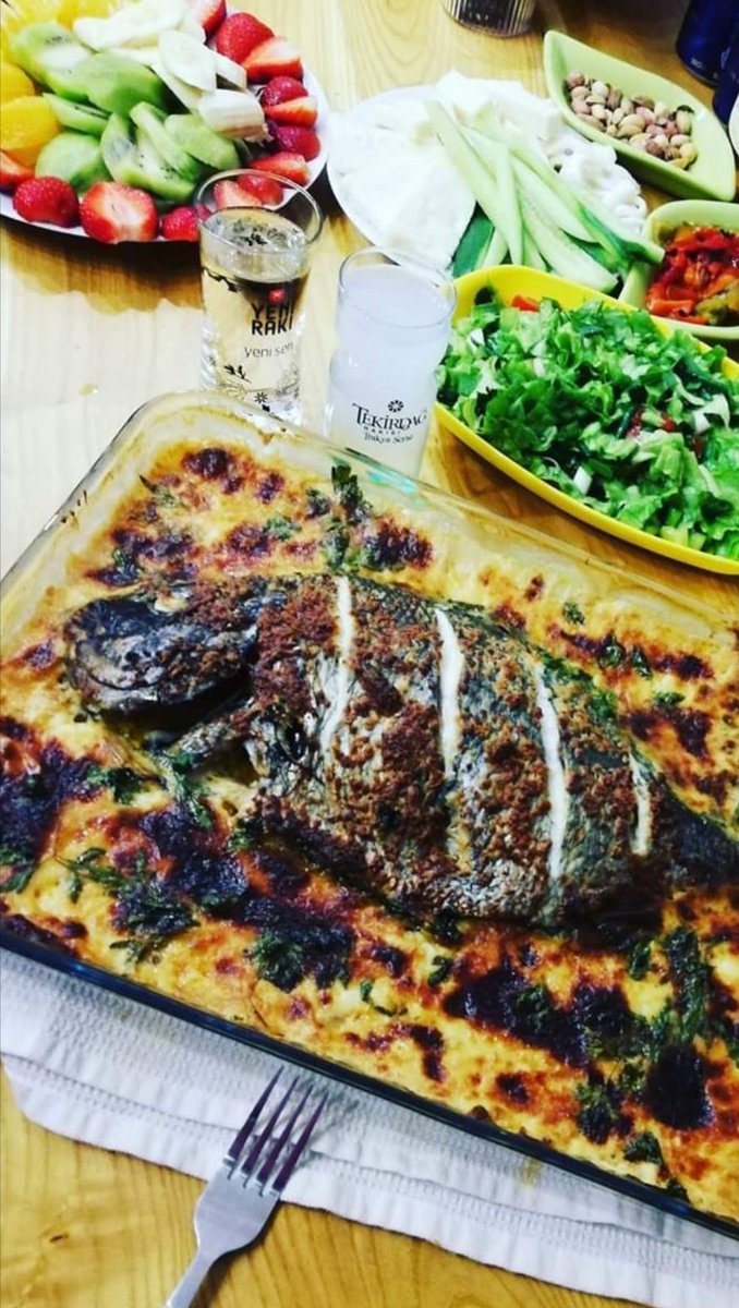 Kutsal cumartesiyi eşim ile beraber kutluyoruz bu aksam herkeze afiyet olsun. ...........