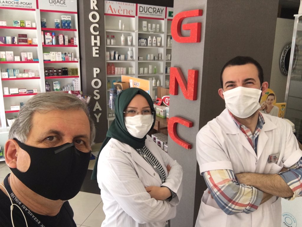 18/04/2020 cumartesi nöbetçi eczane ziyaretlerim. “”Değerli arkadaşlarım;Cumartesi nöbeti tutan meslektaşlarıma çok teşekkür ediyorum.Emeklerine sağlık,Nöbet kutsaldır..””