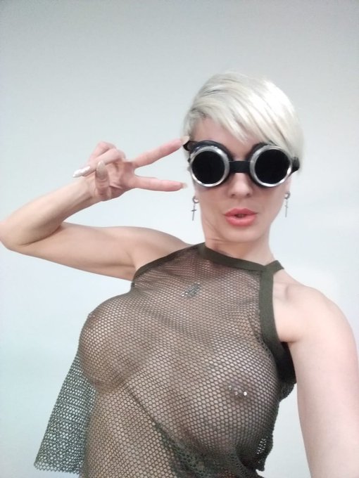 The shooting should never stop 📷 Today's back stage from the #steampunk erotic session 😎 More creative<a href="/tag/steampunk"class="tags"><span>#steampunk</span></a>