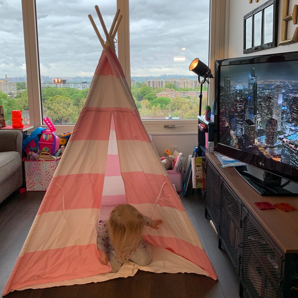 BriCErickson's tweet photo. Giving up the living room for a few hours in favor of a “princess castle” 👸👸 #SaturdayMorning  #Saturday https://t.co/5TeIFndPuP
