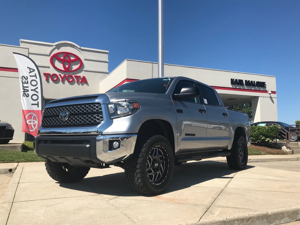 ToyotaKarl's tweet image. This awesome #Tundra with The #MailmanOffroad package is up front and ready for a new owner! It was the demo of GM, @MicahLindsey so it's time to find a new owner.

@Toyota #KarlMaloneDelivers #WeLoveToSayYes

KarlMaloneToyotaOfRuston.com
