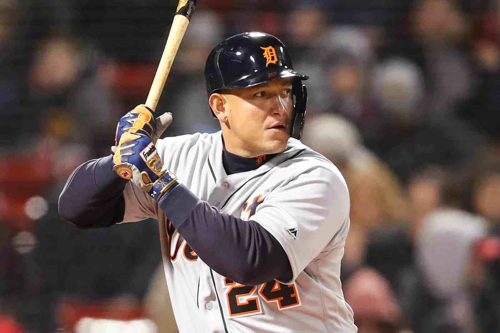 Happy 37th bday Miguel Cabrera, who is 185 hits shy of 3000 and 23 home runs shy of 500. 