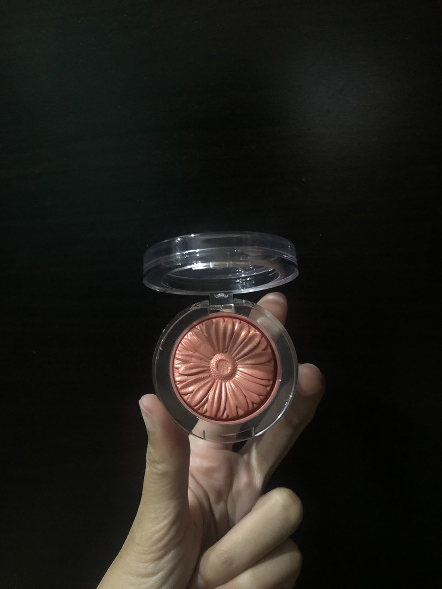 pppapepp's tweet photo. #ส่งต่อ 
Clinique cheek pop ‘Ginger pop’
.
USED ONCE ค่ะ
ส่งต่อที่ 500 บาท (ราคาเต็ม 1000 บาท)
.
ลายดอกไม้ยังอยู่นะคะ ใช้ไปแค่ครั้งเดียว
.
#ไว้ขายของห้ามรีวิวโว้ยย #ส่งต่อคสอ #ส่งต่อเครื่องสำอาง #ไว้ส่งต่อห้ามรีวิวของโว้ยย #ใช้ดีบอกต่อ #Cliniquethailand #cheekpop https://t.co/ITLpa96BVx