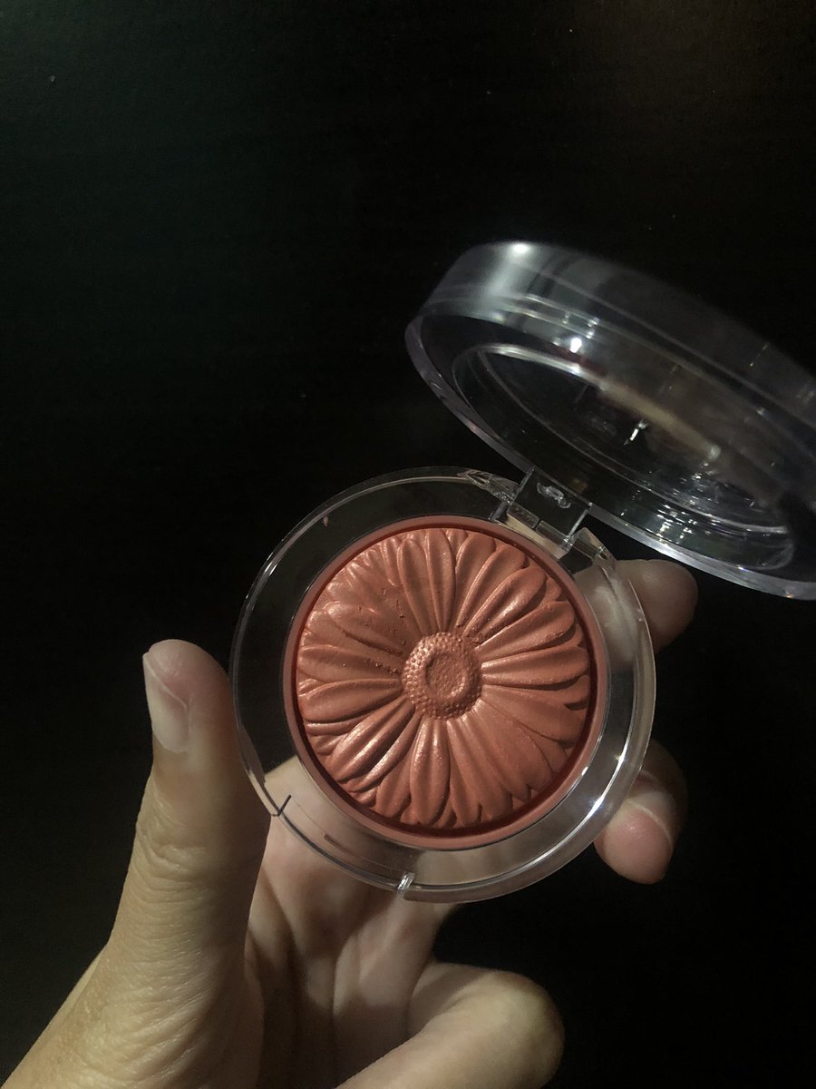 pppapepp's tweet photo. #ส่งต่อ 
Clinique cheek pop ‘Ginger pop’
.
USED ONCE ค่ะ
ส่งต่อที่ 500 บาท (ราคาเต็ม 1000 บาท)
.
ลายดอกไม้ยังอยู่นะคะ ใช้ไปแค่ครั้งเดียว
.
#ไว้ขายของห้ามรีวิวโว้ยย #ส่งต่อคสอ #ส่งต่อเครื่องสำอาง #ไว้ส่งต่อห้ามรีวิวของโว้ยย #ใช้ดีบอกต่อ #Cliniquethailand #cheekpop https://t.co/ITLpa96BVx