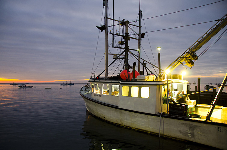 Fishermen: In response to COVID-19, NOAA Fisheries has again extended its temporary waiver to carry fishery observers or at-sea monitors to May 2. Applies to vessels w/ Greater Atlantic Region fishing permits. Extensions evaluated weekly. More info: bit.ly/2Ra6ZHY.