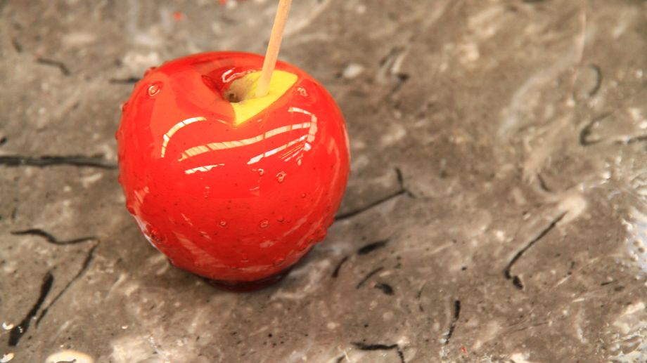 iciparisidf's tweet image. Île-de-France : des forains vont offrir cinq mille pommes d'amour au personnel soignant francebleu.fr/infos/insolite…