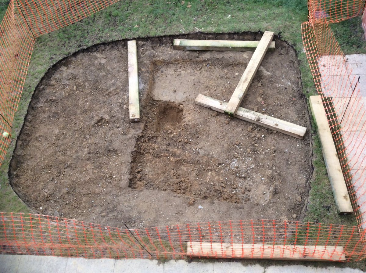 MaddyCrafty's tweet photo. So... I should have been at #familytreelive with my stand today but instead I’m digging a wildlife pond with my husband! https://t.co/LJqWdmdncv