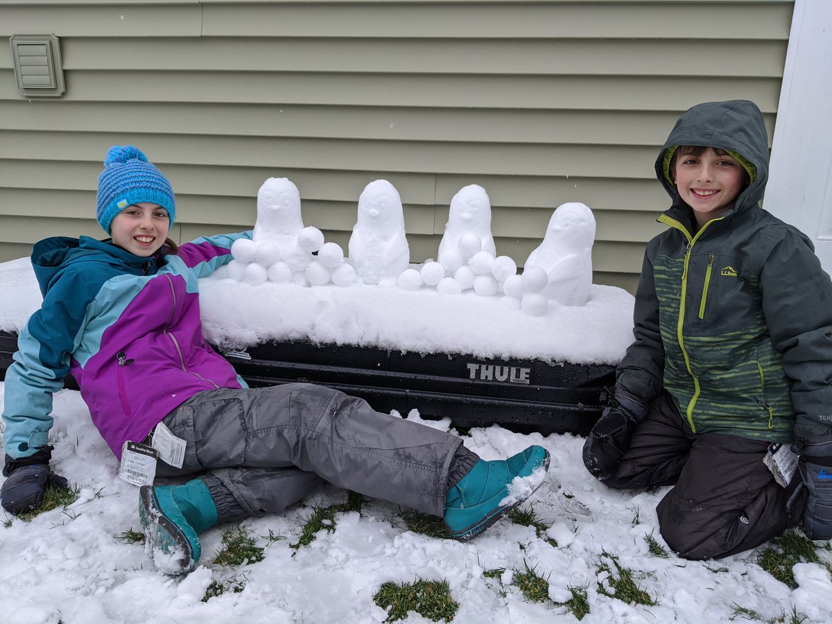CounselorNis's tweet image. New friends they named Lamb, Harris, Carpenter, and Daley. #LPSHawksAtHome #ThisIsSpring @chrisfarnham