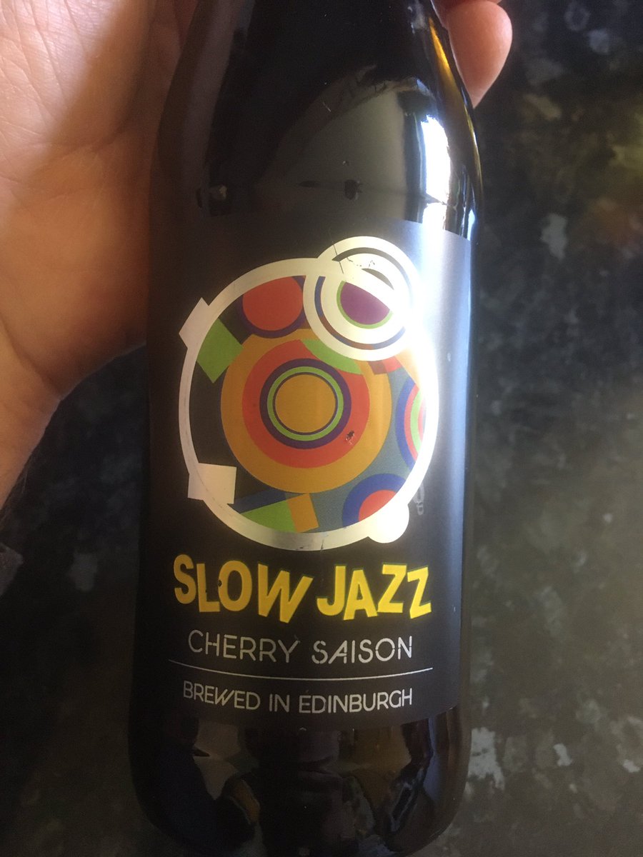 s77tux's tweet photo. Macaroni Cheese prepped for dinner, so rewarding myself with 1st #BeerForToday @edbeerfactory #SlowJazz cherry saison (6.5% ABV, 330ml) Golden, clear appearance; fruity + floral aroma; crisp mouthfeel with floral taste followed by tart, cherry aftertaste. #Slàinte #NowDrinking https://t.co/TToqZ6OEuk
