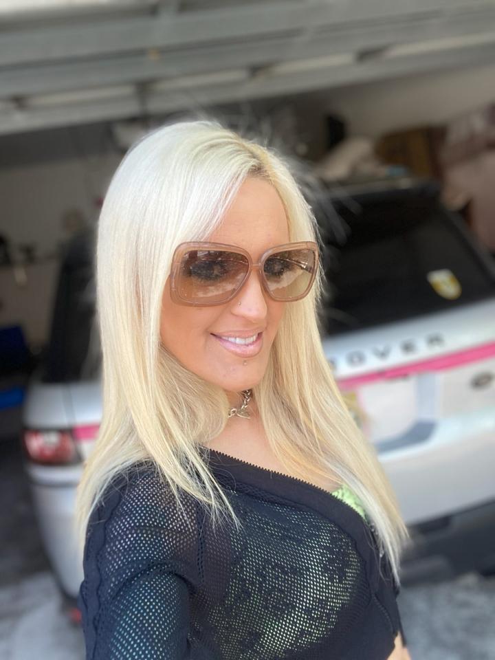4 pic. @realp411 Hey guys just hanging out this Saturday who wants to hang out https://t.co/WTqWYV7ft7