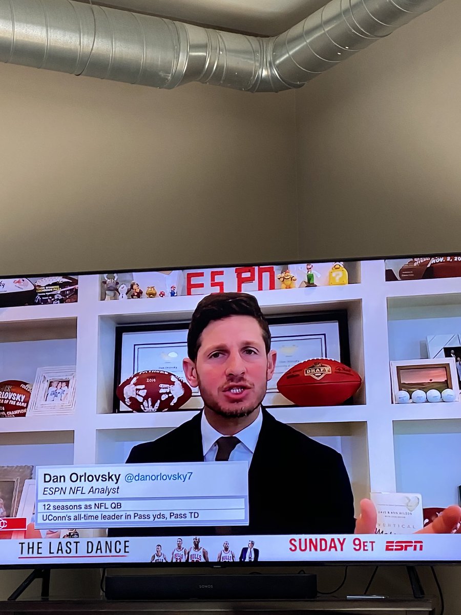 Sweet “I’m a big-time radio host and popular sports figures like to come on my show”....Brag.  RT <a href="/MeatSauce1/">Paul Lambert</a>: That dude is on with ⁦<a href="/madproducer1/">Eric Nordquist</a>⁩ and I today. ⁦<a href="/danorlovsky7/">Dan Orlovsky</a>⁩